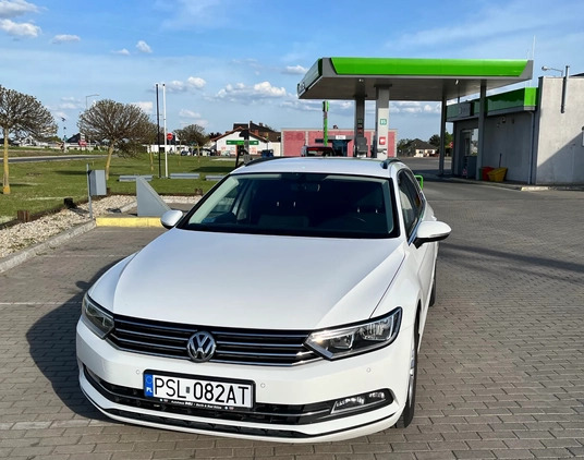 Volkswagen Passat cena 52900 przebieg: 195500, rok produkcji 2015 z Słupca małe 29